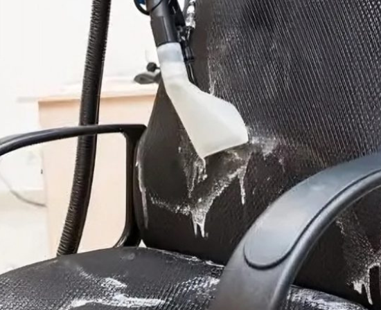 Jasa Cuci Kursi Kantor di Palembang Sumatera Selatan – Solusi Profesional Kantor Bersih & Nyaman