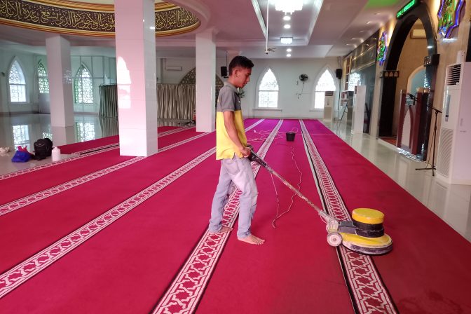 Cuci Karpet Masjid di Depok – Solusi Karpet Masjid Bersih, Suci, dan Nyaman untuk Jamaah