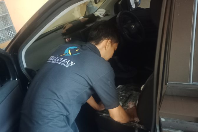 🚗 Jasa Cuci Jok Mobil di Jakarta Timur – Solusi Interior Mobil Bersih dan Wangi Bersama BellClean