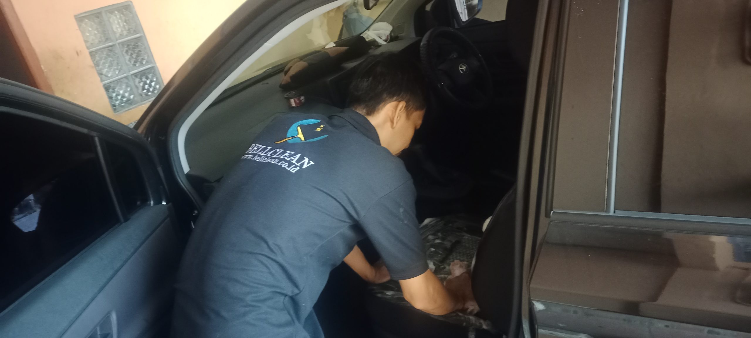 Jasa Cuci Jok Mobil di Barat
